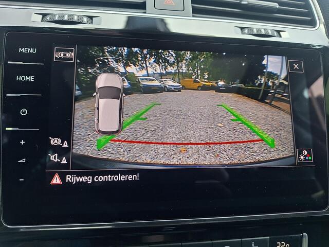 Volkswagen GOLF 1.5 TSI 150pk DSG Highline (Pano,Camera,Trekhaak,Led,Navi,Acc)