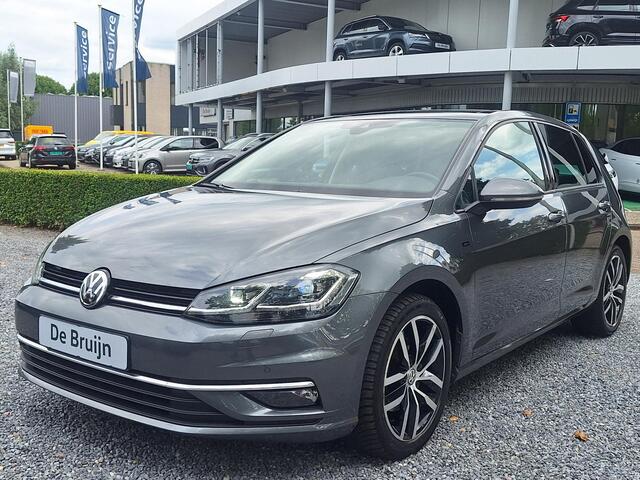 Volkswagen GOLF 1.5 TSI 150pk DSG Highline (Pano,Camera,Trekhaak,Led,Navi,Acc)