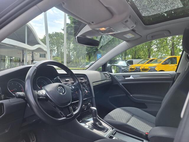 Volkswagen GOLF 1.5 TSI 150pk DSG Highline (Pano,Camera,Trekhaak,Led,Navi,Acc)