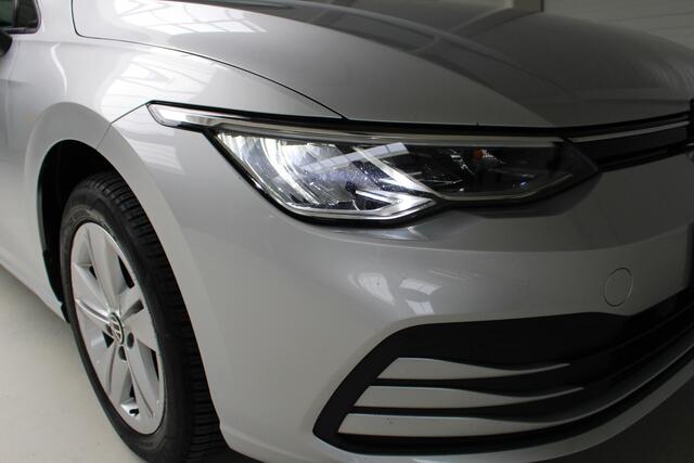 Volkswagen GOLF 1.0 eTSI Life DSG | Navigatie | PDC | App Connect