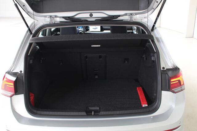 Volkswagen GOLF 1.0 eTSI Life DSG | Navigatie | PDC | App Connect