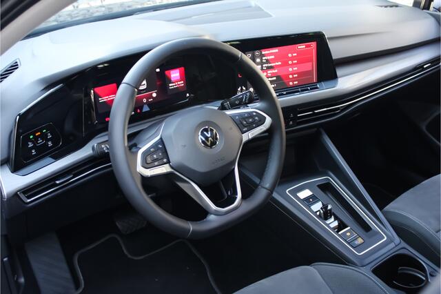 Volkswagen GOLF 1.5 eTSI 1st Edition | Pano | IQ |