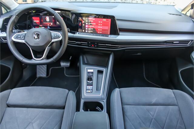 Volkswagen GOLF 1.5 eTSI 1st Edition | Pano | IQ |