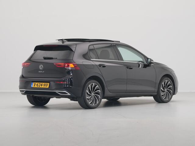 Volkswagen GOLF 1.4 eHybrid 204pk Panorama Navi via app Camera Side assist 338