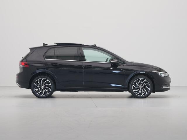 Volkswagen GOLF 1.4 eHybrid 204pk Panorama Navi via app Camera Side assist 338