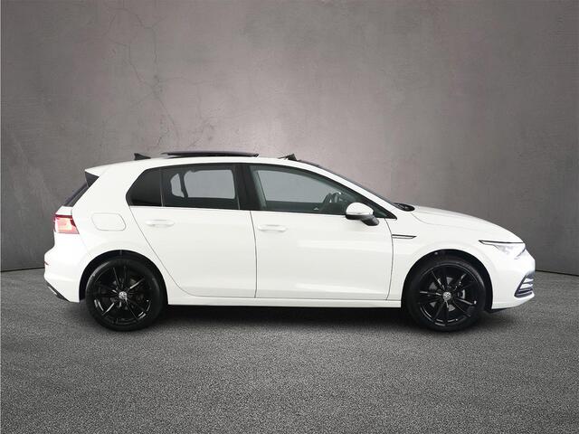 Volkswagen GOLF Style 1.5 eTSI 150pk DSG Automaat Trekhaak, Panoramadak, Adaptive cruise control, Navigatie, Parkeersensoren, App connect, LED koplampen, Stoelverwarming