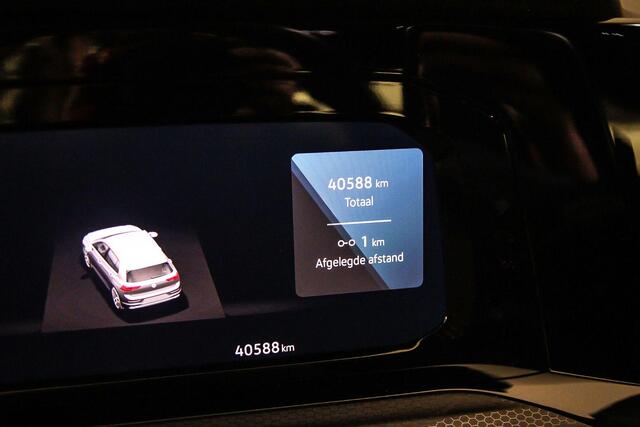 Volkswagen GOLF GTE 1.4 TSI eHybrid 245 pk DSG Automaat Trekhaak, Navigatie, Parkeersensoren, LED koplampen, Stoelverwarming, App connect, DAB, Radio, Stuurwiel verwarmd