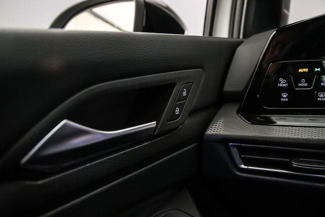 Volkswagen GOLF GTE 1.4 TSI eHybrid 245 pk DSG Automaat Trekhaak, Navigatie, Parkeersensoren, LED koplampen, Stoelverwarming, App connect, DAB, Radio, Stuurwiel verwarmd