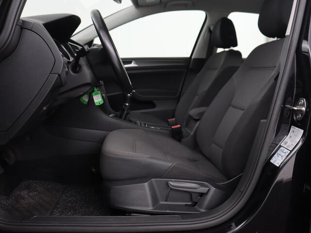 Volkswagen GOLF 1.0 TSI Comfortline | Navigatie | Apple Carplay | Parkeerhulp |
