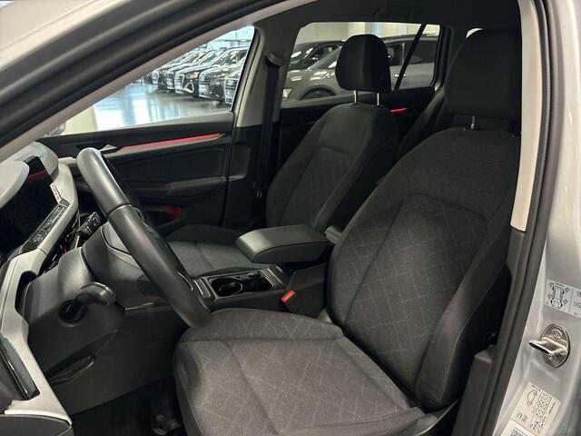 Volkswagen GOLF Variant 1.0 TSI 110pk Life · Apple/Android Car Play · Camera · Keyless · Navigatie · Sfeerverlichting · 16'' Inch · Garantie t/m 12-04-2027 of 100.000km
