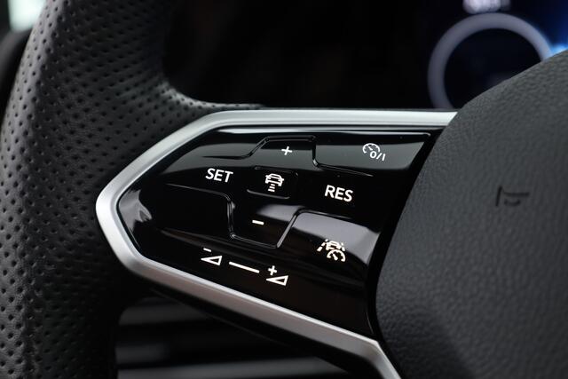 Volkswagen GOLF 1.4 eHybrid GTE | Pano | IQ. Light | Elek. Trekhaak | Stoel- Stuurverw. | Mistlampen