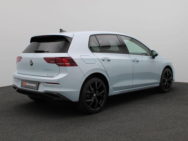 Volkswagen GOLF 1.5 eHybrid Life Edition 204pk DSG Adaptieve Cruise Controle, Navi via Apple Carplay/Android Auto, Achteruitrijcamera, Stoel-Stuurverwarming, Keyless, 18" LM Velgen Zwart