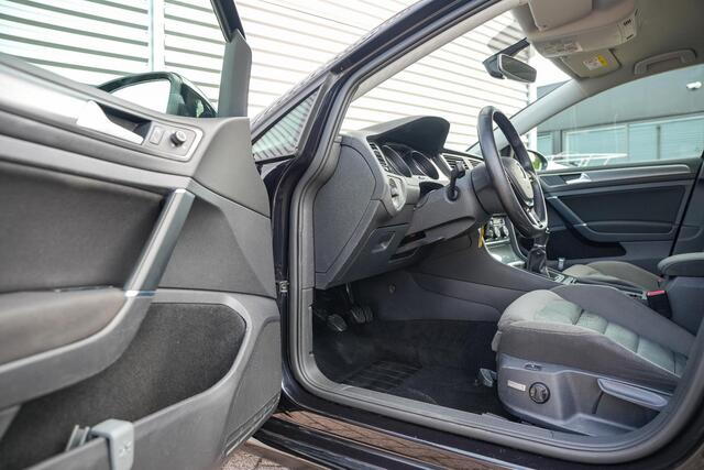 Volkswagen GOLF 1.0 TSI Comfortline Business Adapt. Cruise Clima Navi PDC Stoelverw.