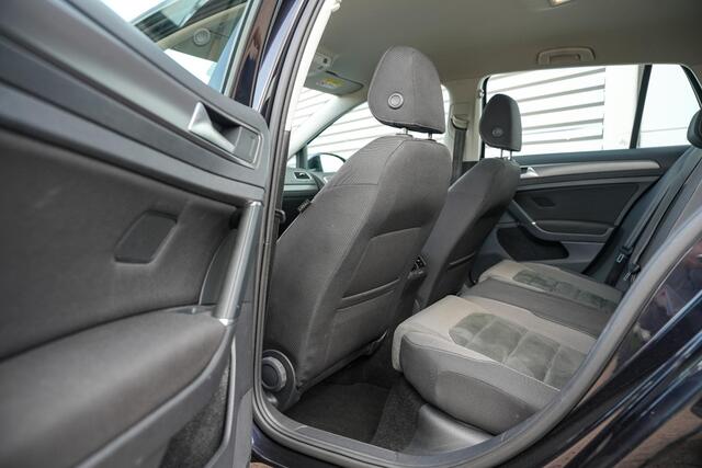 Volkswagen GOLF 1.0 TSI Comfortline Business Adapt. Cruise Clima Navi PDC Stoelverw.
