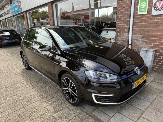 Volkswagen GOLF 1.4 TSI GTE Connected Series | leder bekleding | stoelverwarming | airco | lichtmetalen wielen |