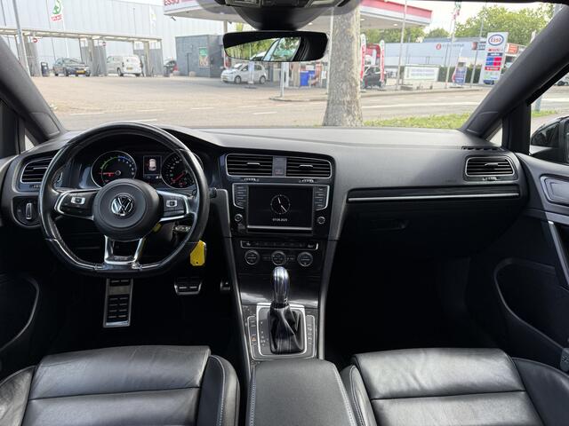 Volkswagen GOLF 1.4 TSI GTE Connected Series | leder bekleding | stoelverwarming | airco | lichtmetalen wielen |