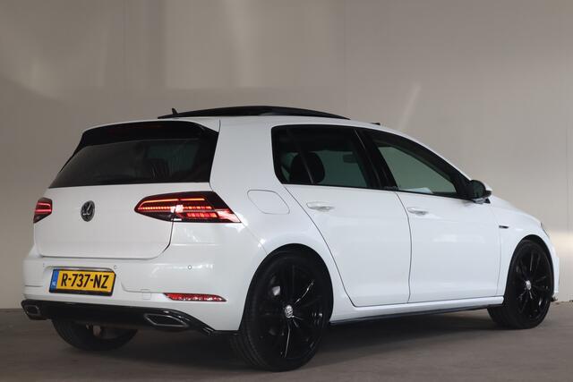 Volkswagen GOLF 1.4 TSI Highline Business R-Line Panoramadak I Apple Car-play