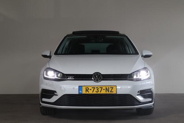 Volkswagen GOLF 1.4 TSI Highline Business R-Line Panoramadak I Apple Car-play