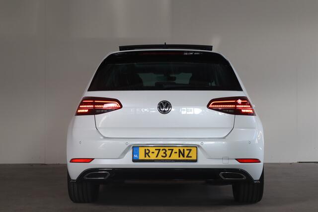 Volkswagen GOLF 1.4 TSI Highline Business R-Line Panoramadak I Apple Car-play