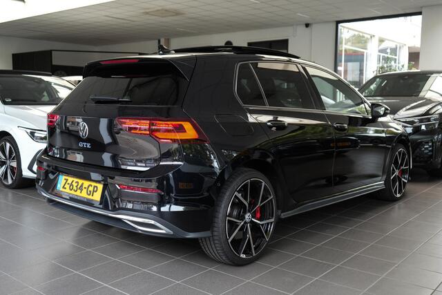 Volkswagen GOLF 1.4 eHybrid GTE | PANO | IQ | CAMERA