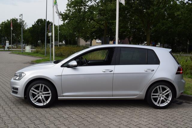 Volkswagen GOLF 1.0 TSI Business Edition | AUTOMAAT | NAVI | CAMERA | CARPLAY |