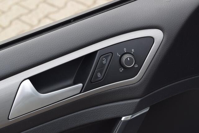 Volkswagen GOLF 1.0 TSI Business Edition | AUTOMAAT | NAVI | CAMERA | CARPLAY |