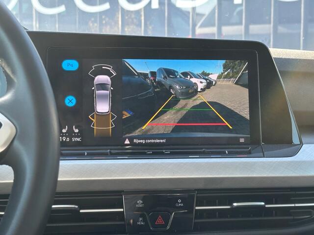 Volkswagen GOLF 1.0 eTSI 110pk DSG Life Navigatie Camera