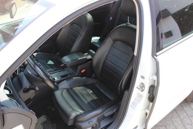 Volkswagen GOLF Variant 1.0 TSI Comfortline Business Navi/Carplay, PDC incl Camera, Pearls White, Trekhaak DSG