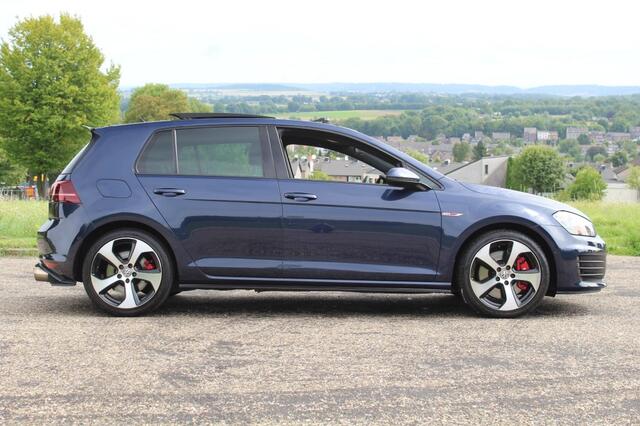 Volkswagen GOLF 2.0 TSI GTI PERF DSG. 230 PK / VOLLEDIG DEALERONDERHOUDEN / 5DRS