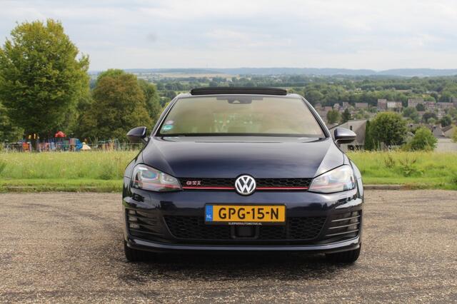 Volkswagen GOLF 2.0 TSI GTI PERF DSG. 230 PK / VOLLEDIG DEALERONDERHOUDEN / 5DRS