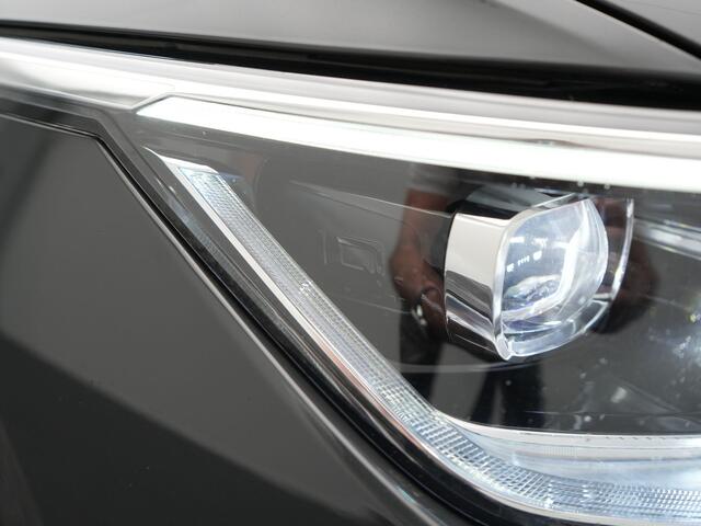 Volkswagen GOLF GTE 245pk Plug In Hybrid Black Optic PHEV | Adaptive Cruise | Camera | IQ Light | Sportstoelen Verwarmd | 18"L.M | Virtual | Apple Carplay | Sfeerverlichting | Keyless |