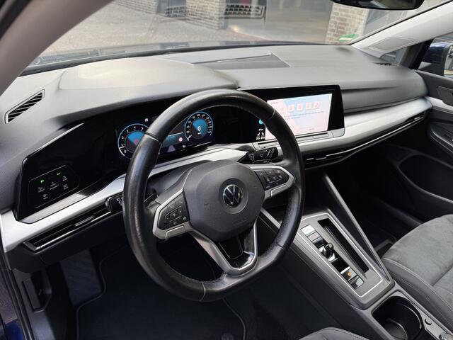 Volkswagen GOLF 1.5 eTSI Style Automaat PanoSchuifdak Navi Carplay