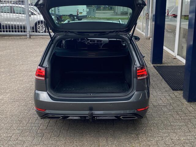 Volkswagen GOLF Variant 1.5 TSI Highline Business 3x R-Line / Automaat / NL-Auto / 2-de Eigenaar / Keyless / Half Alcantara Bekleding / Virtueel Cockpit / DYN-Audio / LED / DAB / Apple-Carplay & Android-Auto / Navi / Flippers / Adaptieve Cruise-Control / Climate-Control 