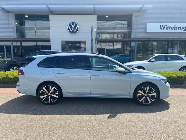 Volkswagen GOLF Variant 1.5 eTSI Life Edition / Trekhaak / Carplay / Stoel en stuurwielverwarming