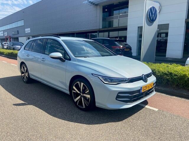 Volkswagen GOLF Variant 1.5 eTSI Life Edition / Trekhaak / Carplay / Stoel en stuurwielverwarming