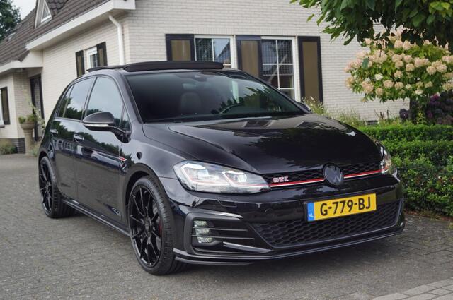 Volkswagen GOLF GTI Performance 2.0 TSI (300pk) Alcantara/Pano/Motec/Virtual/ACC/LED