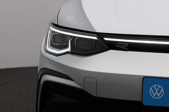 Volkswagen GOLF 1.5 eTSI 150PK DSG R-Line Business Black Style | Pano | IQ Light | Keyless | Camera | 18 inch | Apple Carplay / Android Auto