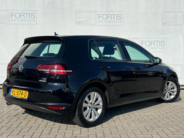 Volkswagen GOLF 1.0 TSI Connected Series NL AUTO | CAMERA | DEALER ONDERH | NETTE AUTO |