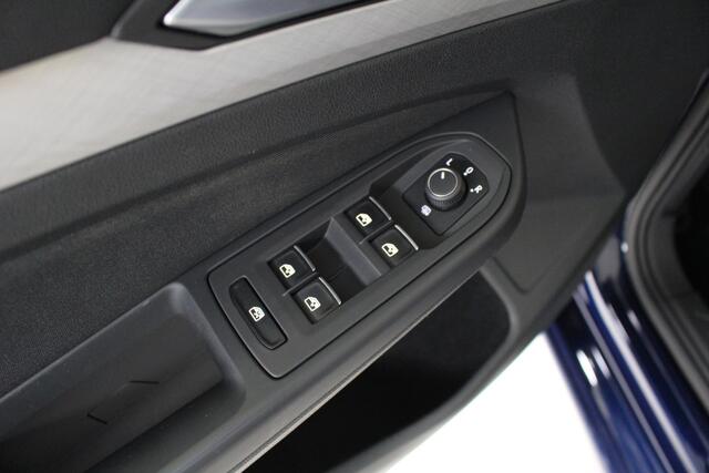 Volkswagen GOLF 1.5 TSI Life Automatische Airco | Apple Carplay | Android Auto | lichtmetalen Velgen