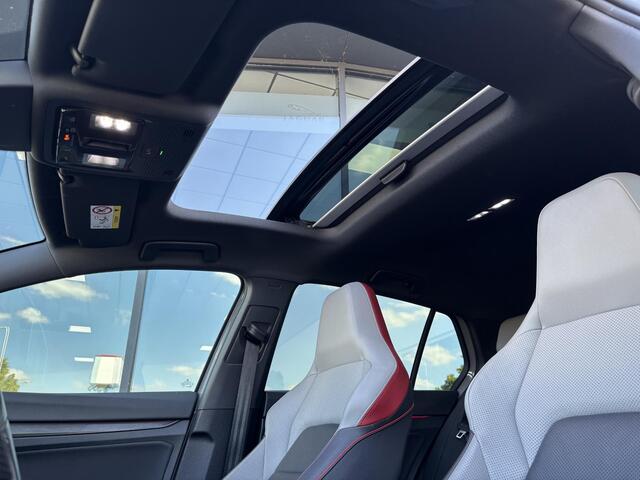 Volkswagen GOLF GTI*PANO*LEDER*STOEL VERKOELING*H/K*HAAK*ACC*CAM*