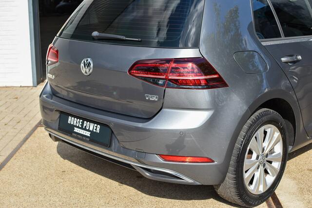 Volkswagen GOLF 1.0 TSI Comfortline *Pano | Digital Dash | LED | Blindspot | ACC | Navi | Stoelverwarming | Achteruitrijcamera | Apple Carplay*