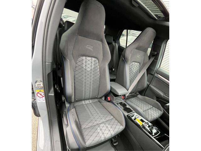 Volkswagen GOLF 1.5 eTSI 150pk DSG R-Line / Panoramadak / Black Style / Matrix LED / Harman Kardon / Elek Zwenkbare Trekhaak / Head-Up Display / Camera / Stuur & Stoelverwarming / 18" LMV **