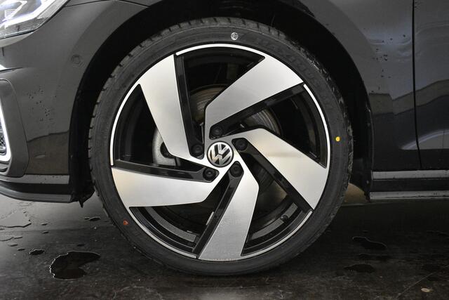 Volkswagen GOLF GTE - GTI Hybrid 204PK Camera dodehoek detectie Stoel verw App Con