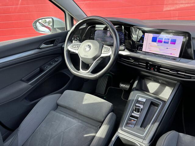 Volkswagen GOLF 1.5 eTSI 150PK 1st Edition Style AUTOMAAT / PANORAMADAK / FULL LED / SFEER / STOELVERW / NAVI / CARPLAY / DAB+ / ACC / NL-AUTO