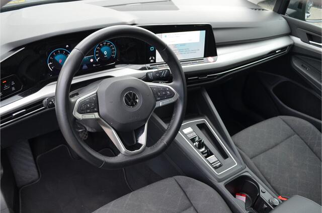 Volkswagen GOLF 1.0 eTSI Life Business Carplay | Stuur + Stoelverwarming | Adaptive Cruise | Virtual cockpit | Sfeerverlichting