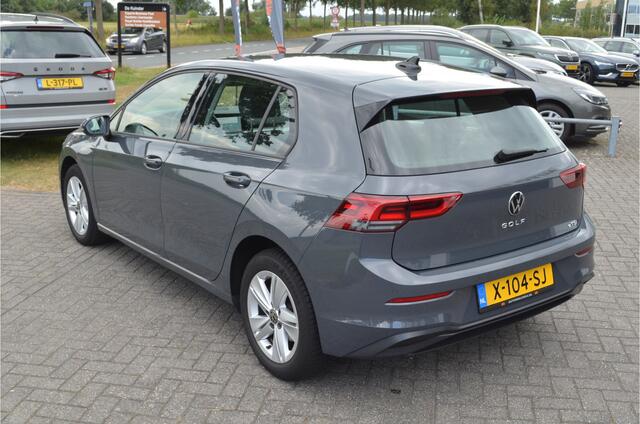 Volkswagen GOLF 1.0 eTSI Life Business Carplay | Stuur + Stoelverwarming | Adaptive Cruise | Virtual cockpit | Sfeerverlichting