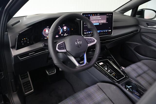 Volkswagen GOLF 1.5 eHybrid GTE 272pk | Panoramadak | Matrix | Trekhaak elektr.