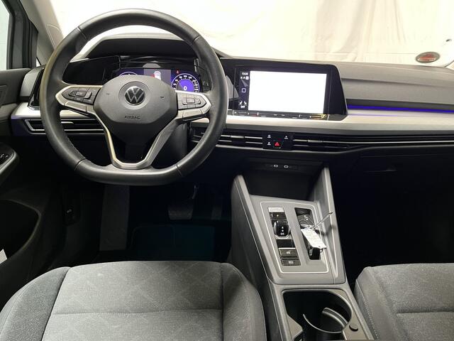 Volkswagen GOLF Variant 1.0 eTSI Life / AUTOMAAT/ ADAPT. CRUISE/ LED/ DIGITAL DASH/ PARK. SENSOREN/ CLIMA 3-ZONE/ NAVI/ BLUETOOTH/ APP-CONNECT/ 16" LMV