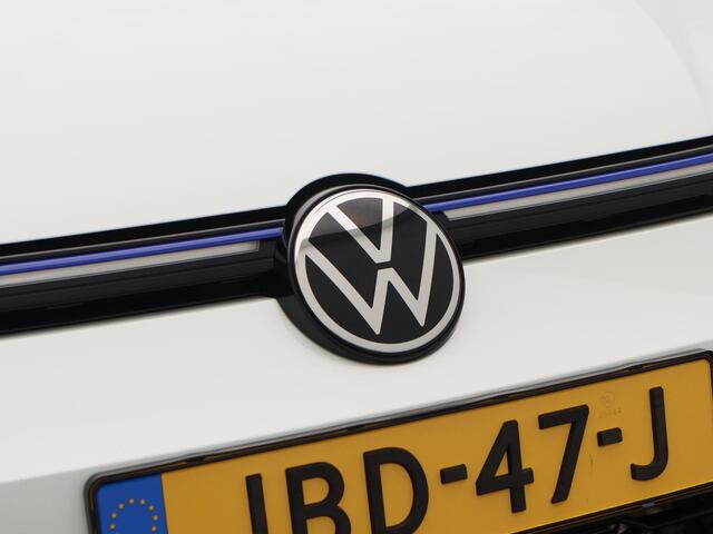 Volkswagen GOLF 1.4 eHybrid GTE | Full LED | Panorama Dak | Carplay | Climate Control | Parkeersensoren | Stoel Verwarming & Ventilatie | 18 Inch | 78.268 Km