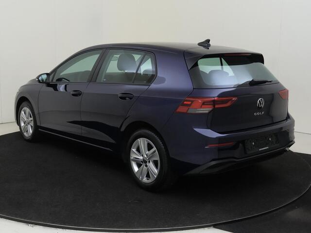 Volkswagen GOLF 1.0 TSI Life | Achteruitrijcamera | Navigatie | Dodehoek detectie | Adaptieve cruise control | Elektrisch inklapbare buitenspiegels | CarPlay | Sfeerverlichting |